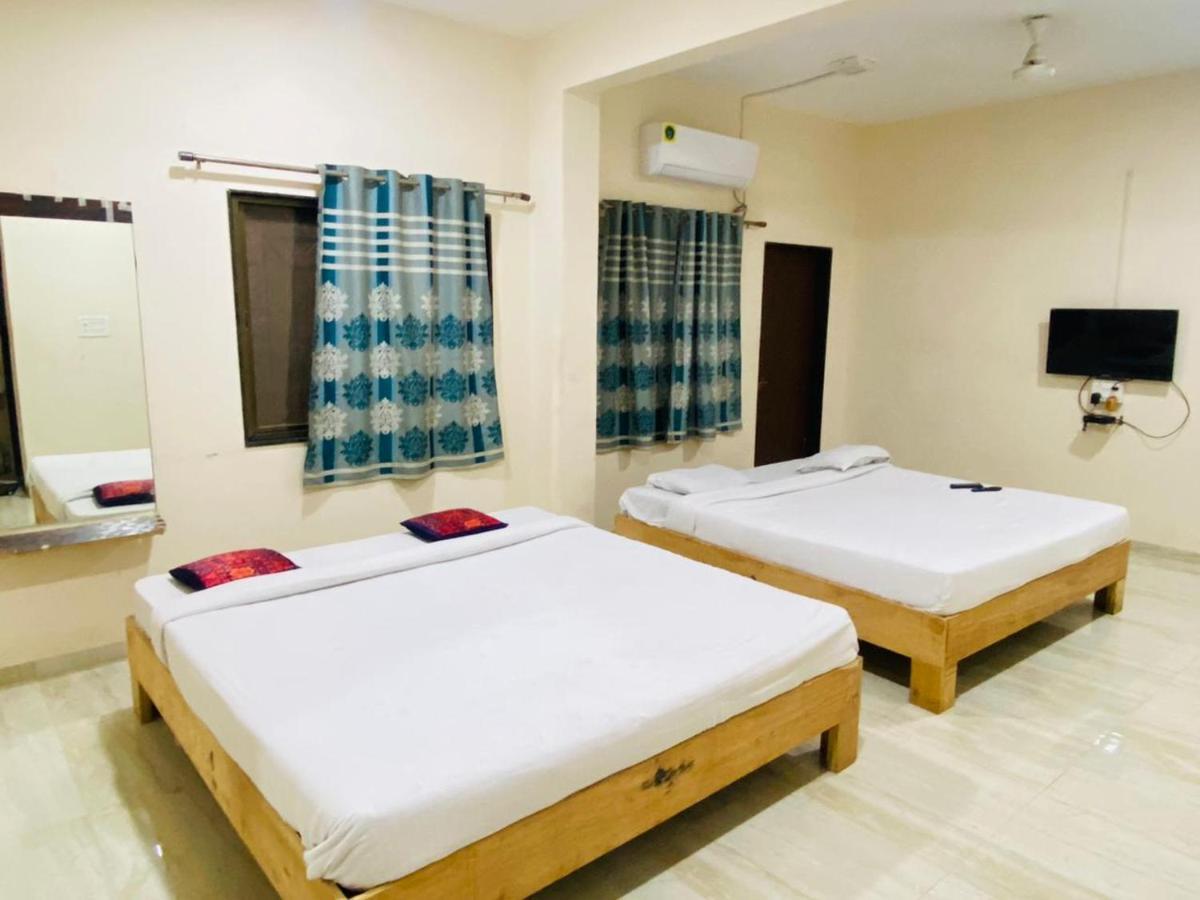 Hotel Meghmalhar Lodging Jejuri Exterior photo